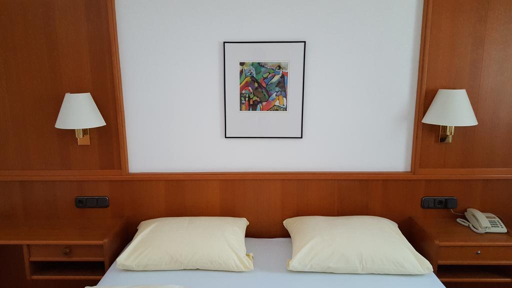 Zum Weissen Roessl Hotel Kallmünz Quarto foto
